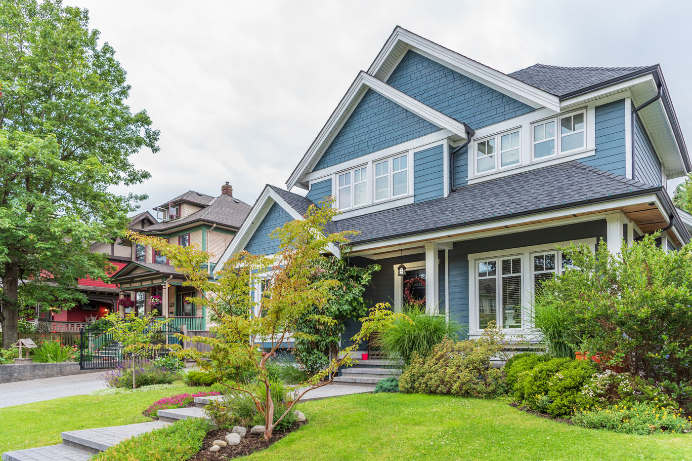 We offer exterior handyman services.